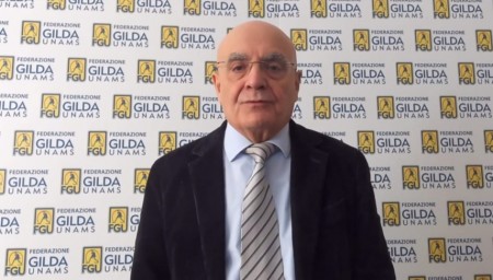 Docenti screditati, per la metà degli italiani la responsabilità è dei genitori. Rassegna stampa